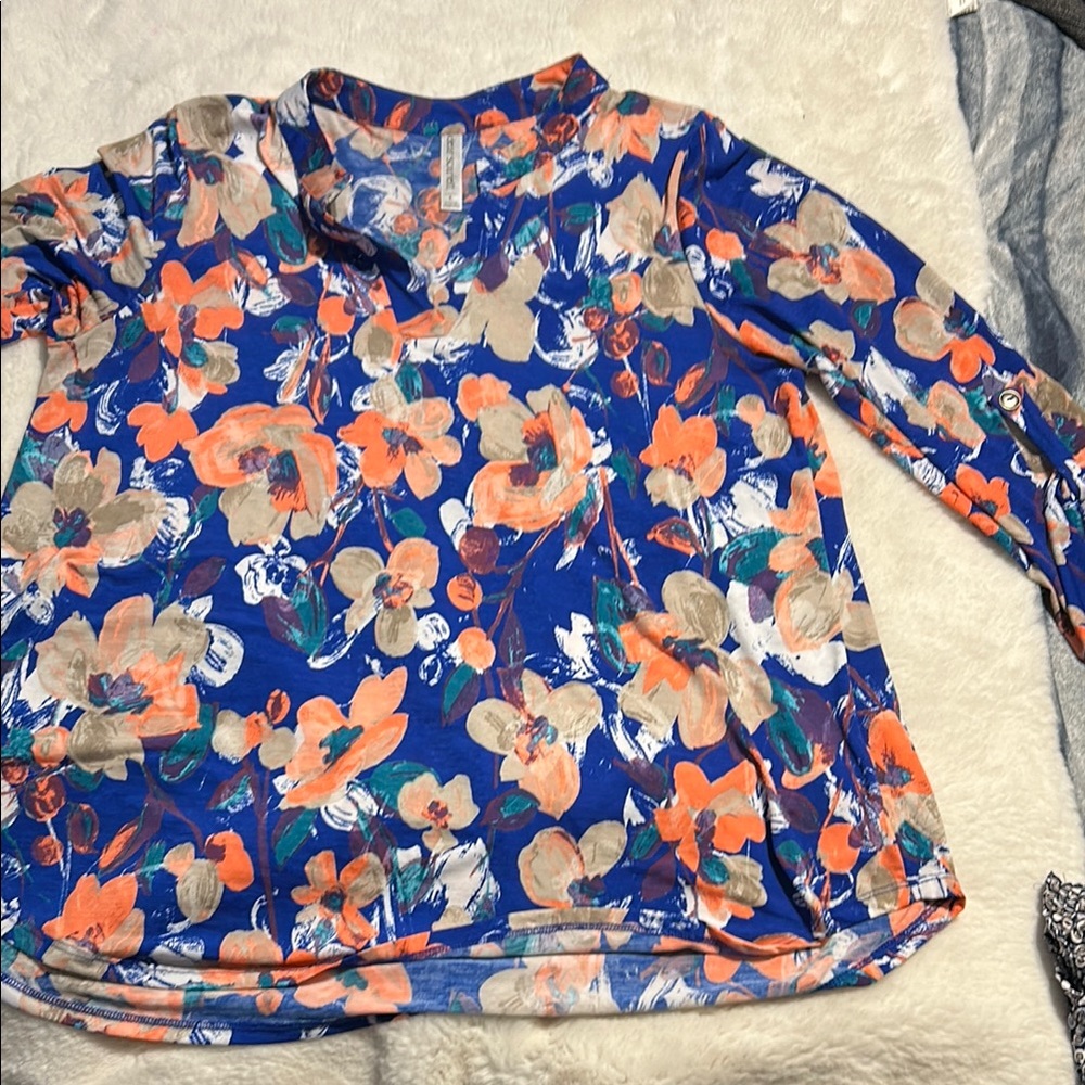 Dear Scarlett floral shirt size L